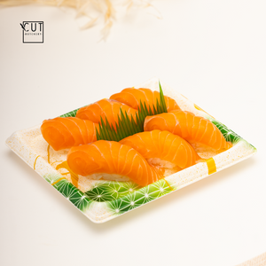 SALMON SUSHI (6 PCS)